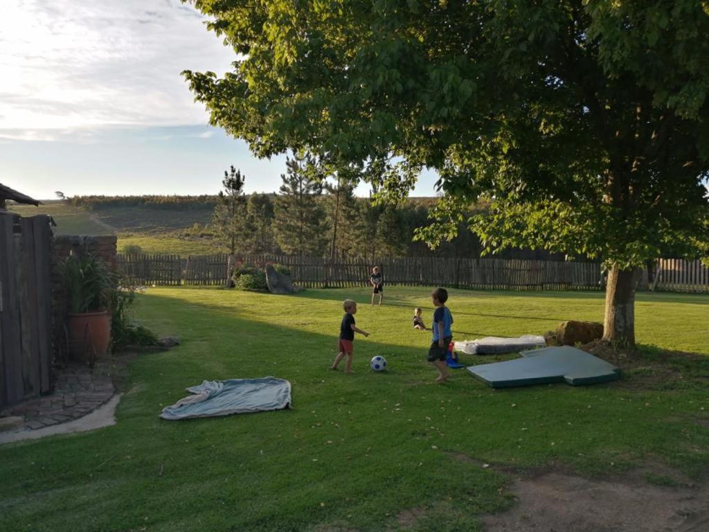 Lochiel Rocks & Roses Farm Stay المظهر الخارجي الصورة