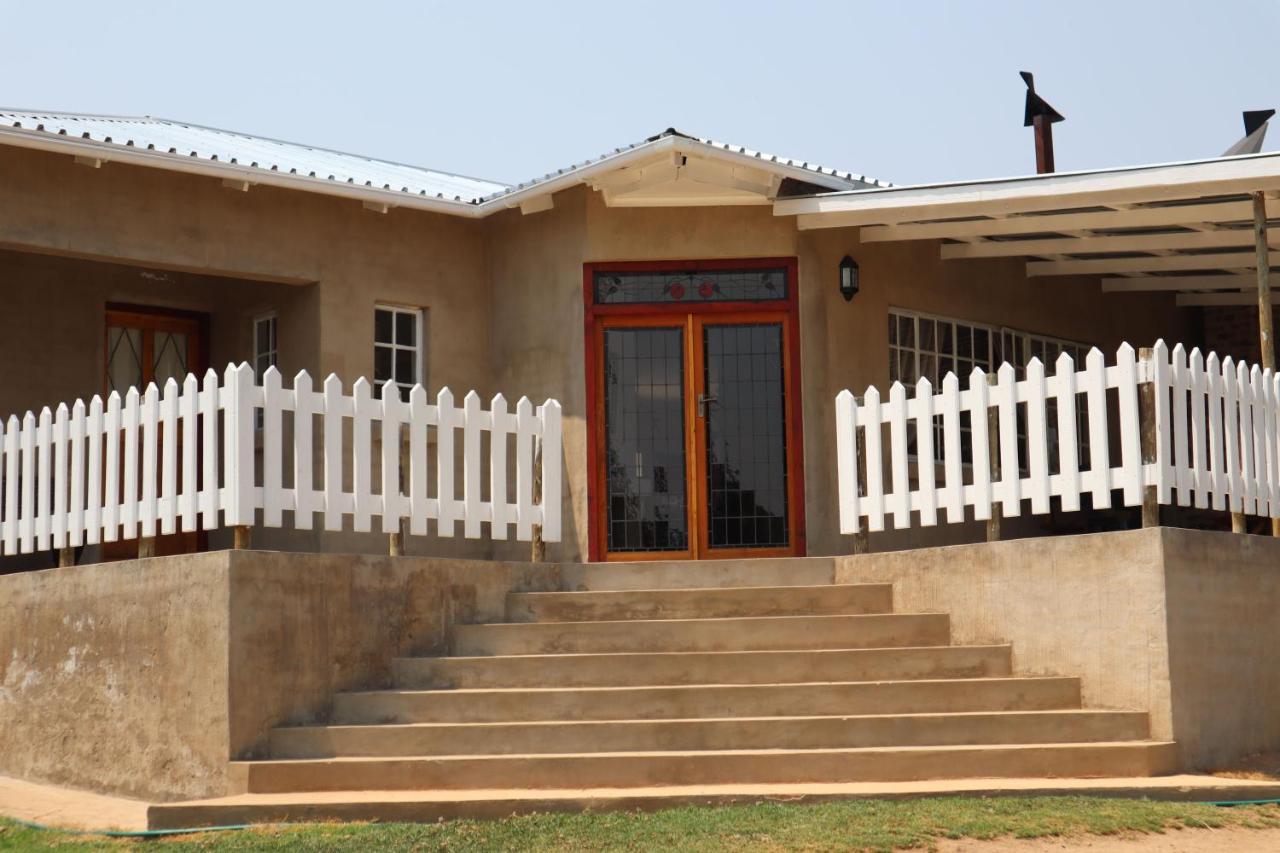 Lochiel Rocks & Roses Farm Stay المظهر الخارجي الصورة